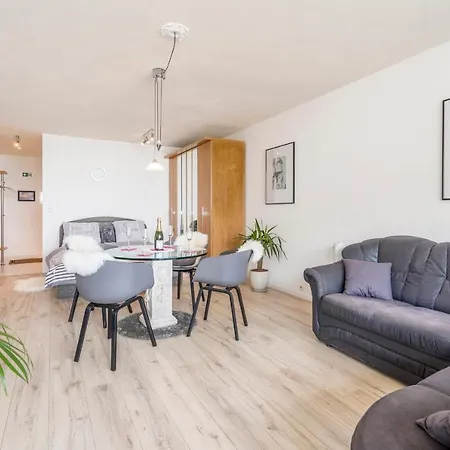 Apartmán Luxueuze Vakantiestudio Met Zeezicht En Terras In *