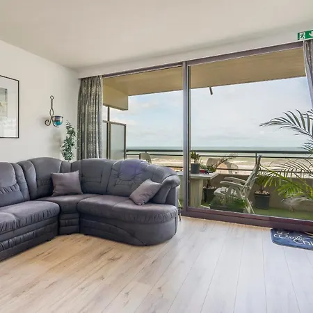 Apartmán Luxueuze Vakantiestudio Met Zeezicht En Terras In *