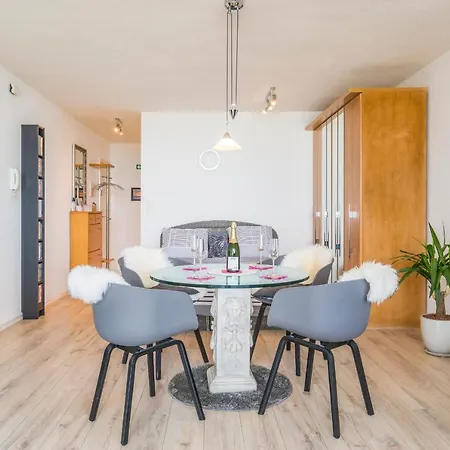 Apartament Luxueuze Vakantiestudio Met Zeezicht En Terras In *